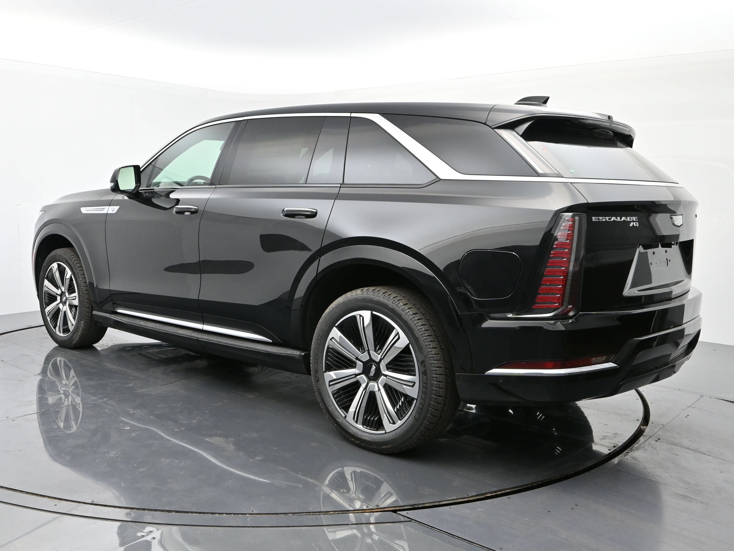 New 2025 Cadillac Escalade IQ Luxury 2 AWD/4WD image 3