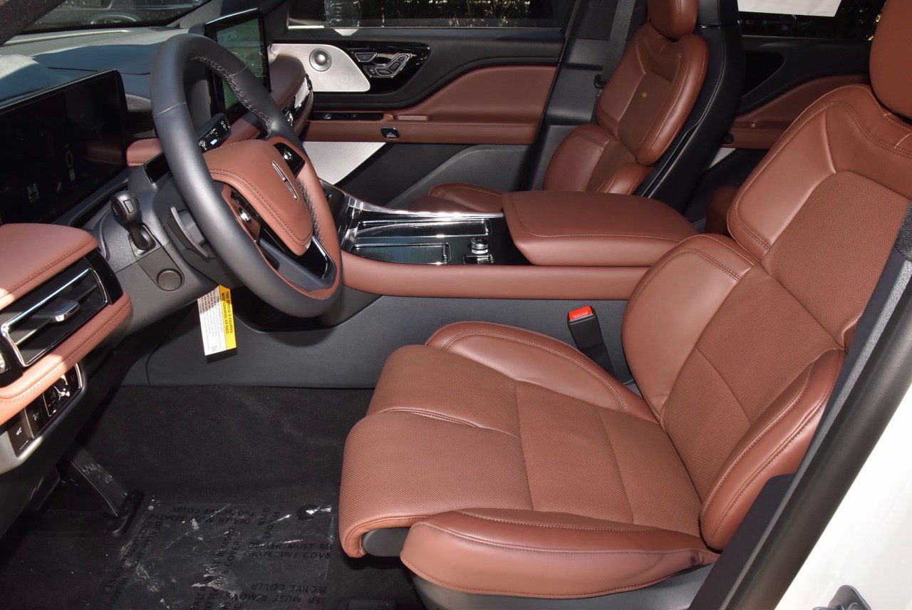 New 2027 Lincoln Aviator Reserve AWD/4WD image 13