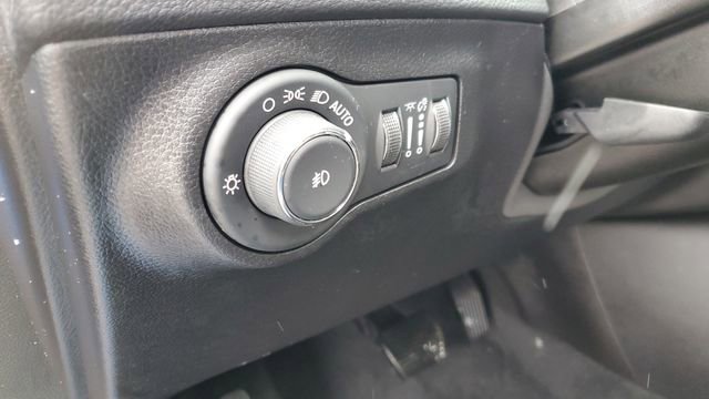 Certified 2019 Jeep Compass Limited image 9