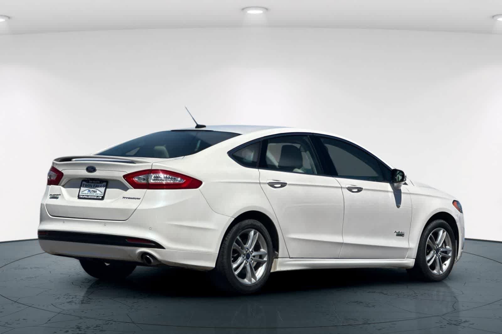 Used 2016 Ford Fusion Energi Titanium w/ Driver Assist Package FWD image 2