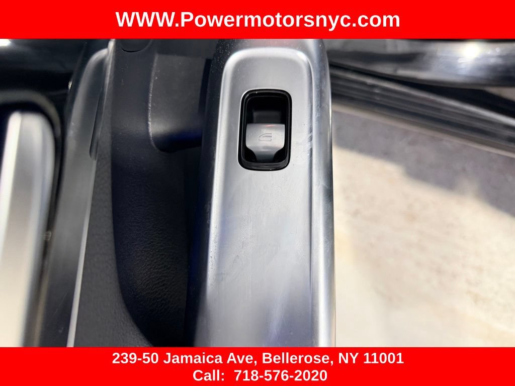 Used 2022 Mercedes-Benz C 300 4MATIC Sedan w/ Pinnacle Trim Package image 46