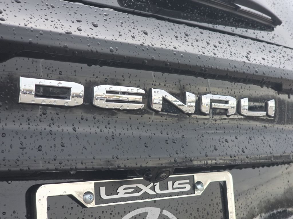 Used 2024 GMC Acadia Denali w/ Super Cruise Package image 3