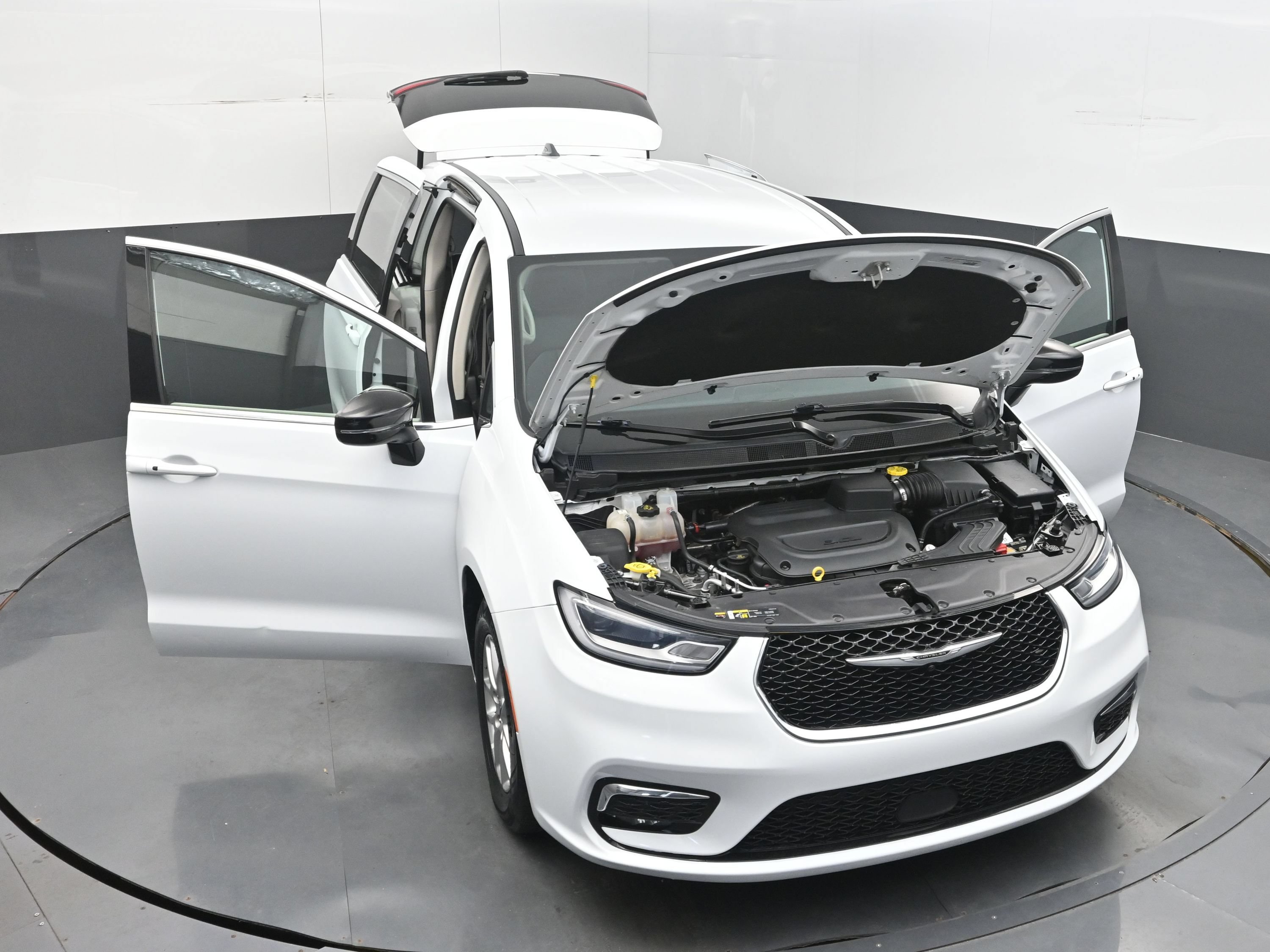 Used 2024 Chrysler Pacifica Touring-L FWD image 35