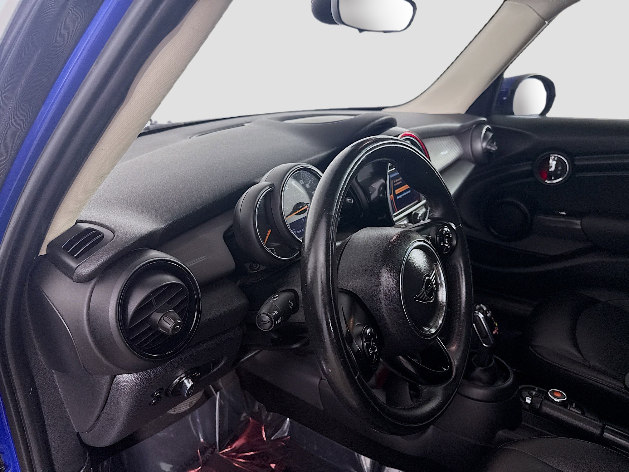 Used 2020 MINI Cooper 4-Door Hardtop image 23