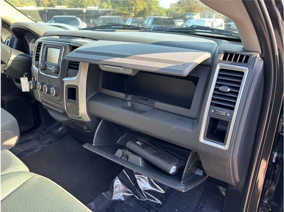 Used 2017 RAM 1500 Classic SLT image 32