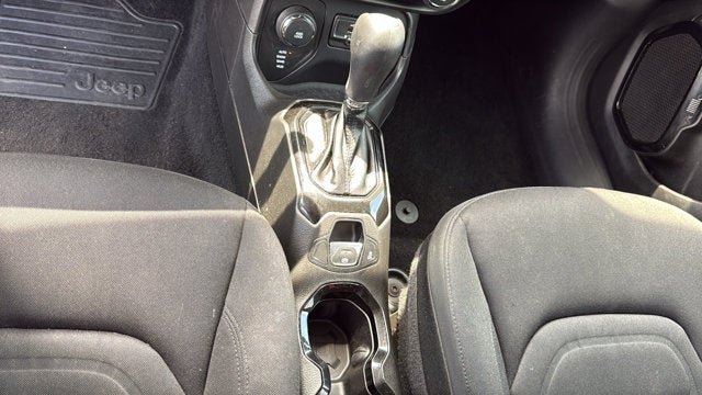 Used 2016 Jeep Renegade Latitude AWD/4WD image 22