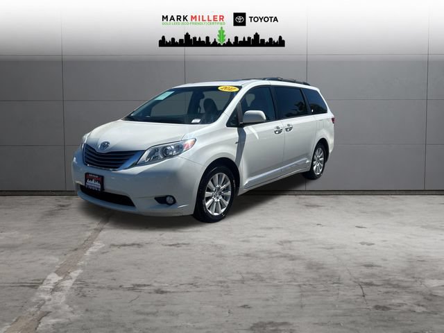 Used 2017 Toyota Sienna XLE w/ XLE Navigation Package AWD/4WD image 1
