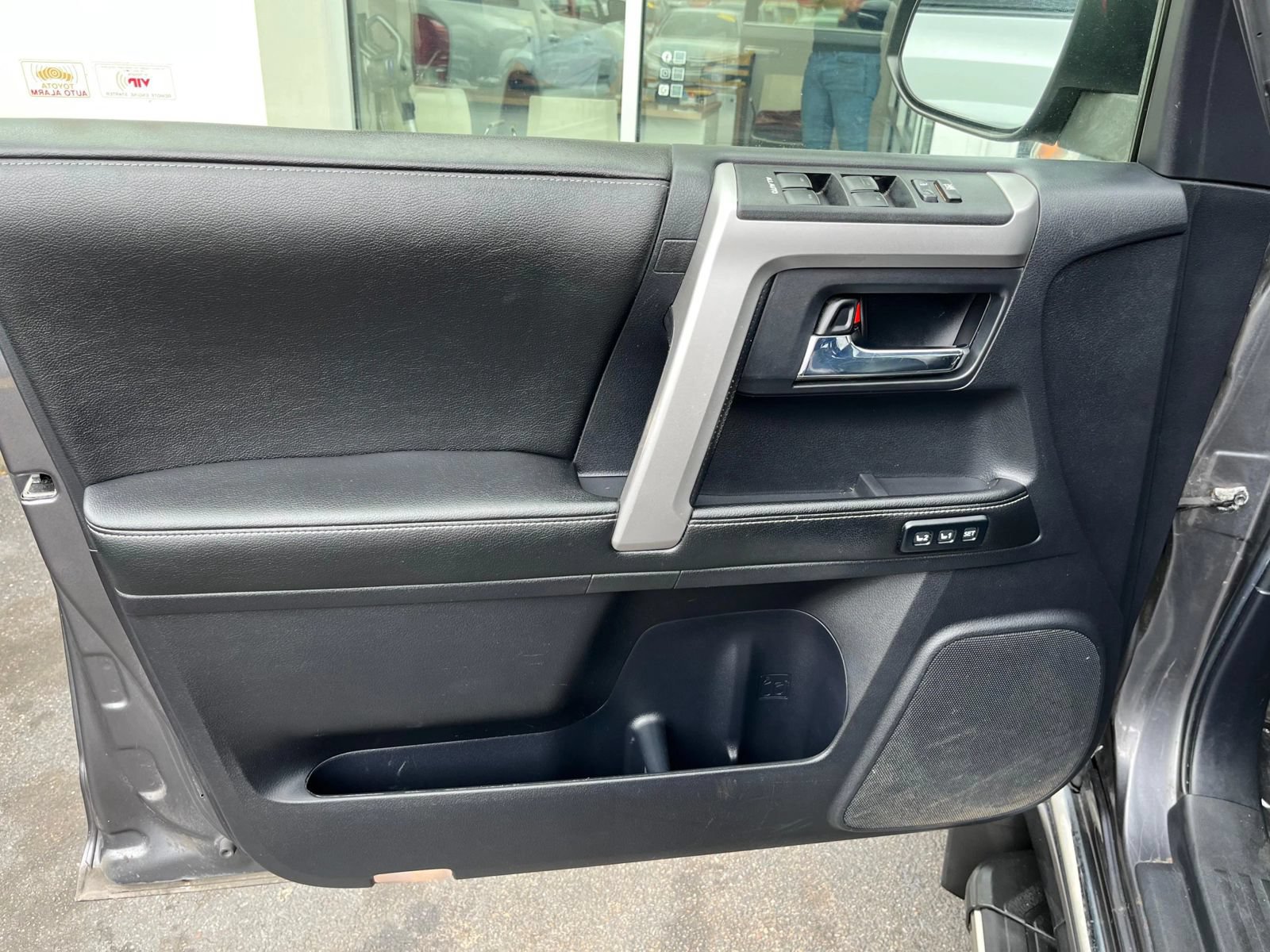 Used 2014 Toyota 4Runner Limited AWD/4WD image 40
