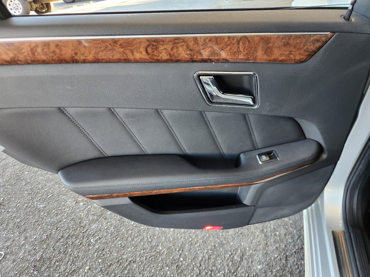 Used 2011 Mercedes-Benz E 350 Sedan image 15