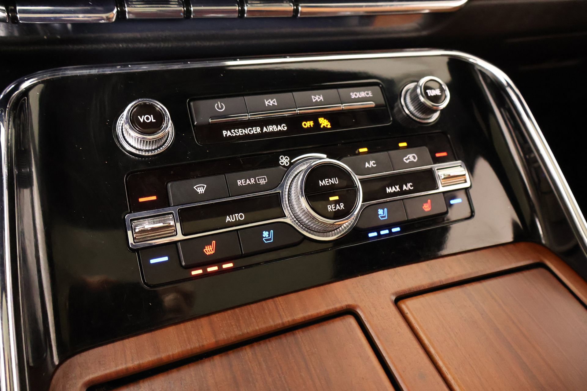 Used 2021 Lincoln Navigator Reserve w/ Luxury Package AWD/4WD image 8