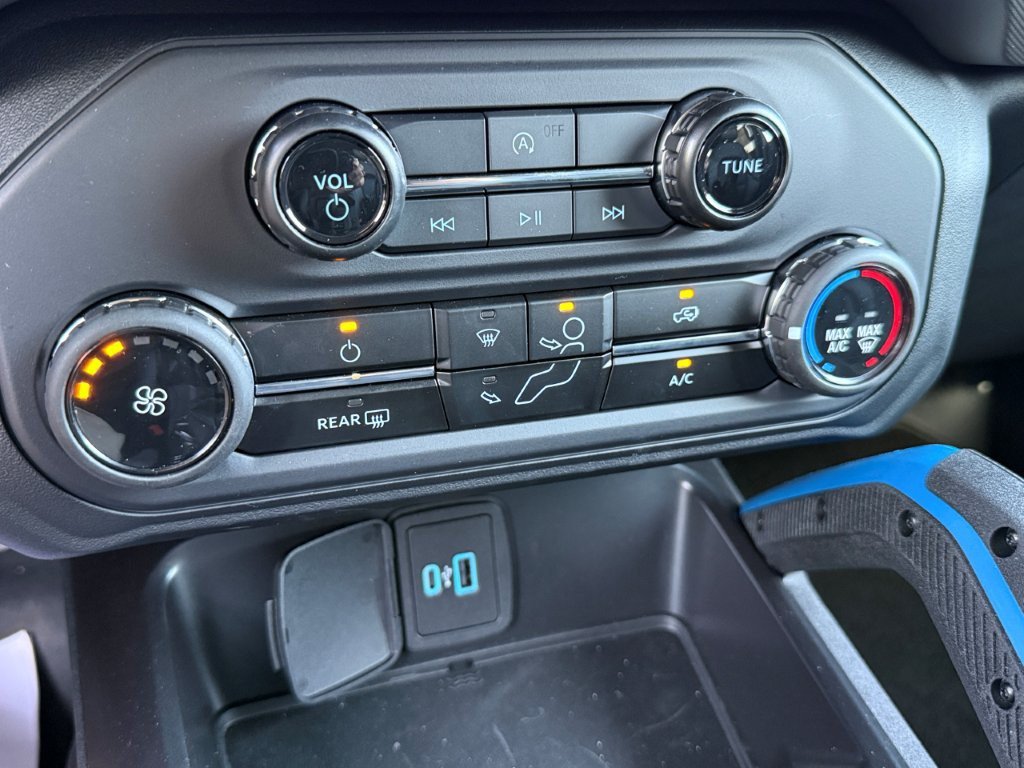New 2024 Ford Bronco Black Diamond AWD/4WD image 29