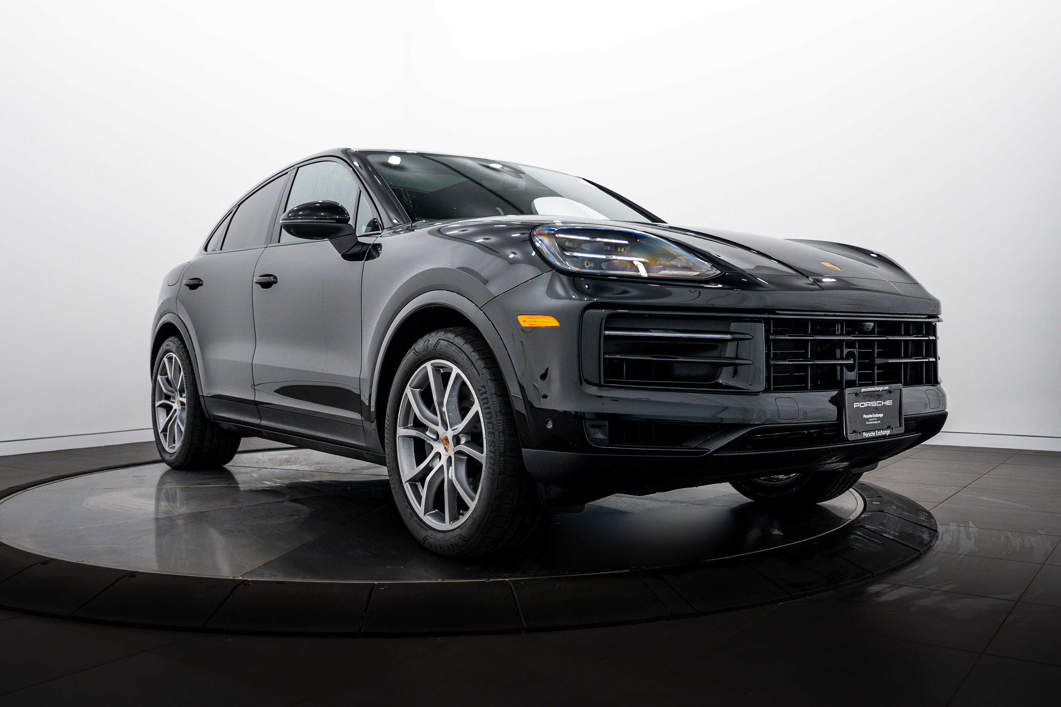 Certified 2026 Porsche Cayenne Coupe AWD/4WD image 9