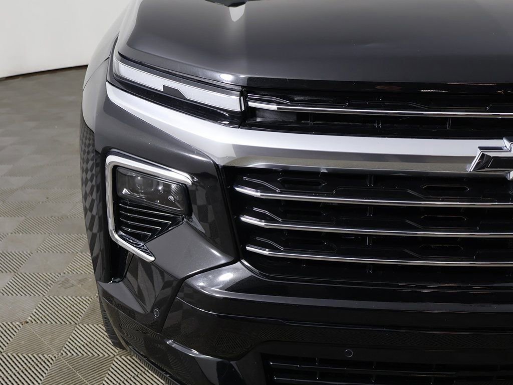 Used 2025 Chevrolet Traverse High Country w/ LPO, Cargo Package image 16