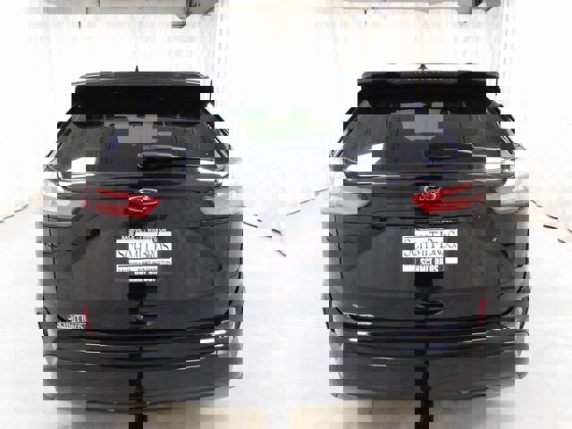 Used 2024 Ford Edge SE w/ Black Appearance Package image 5