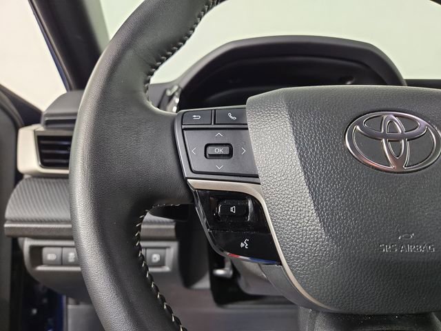 Used 2025 Toyota Camry SE image 22