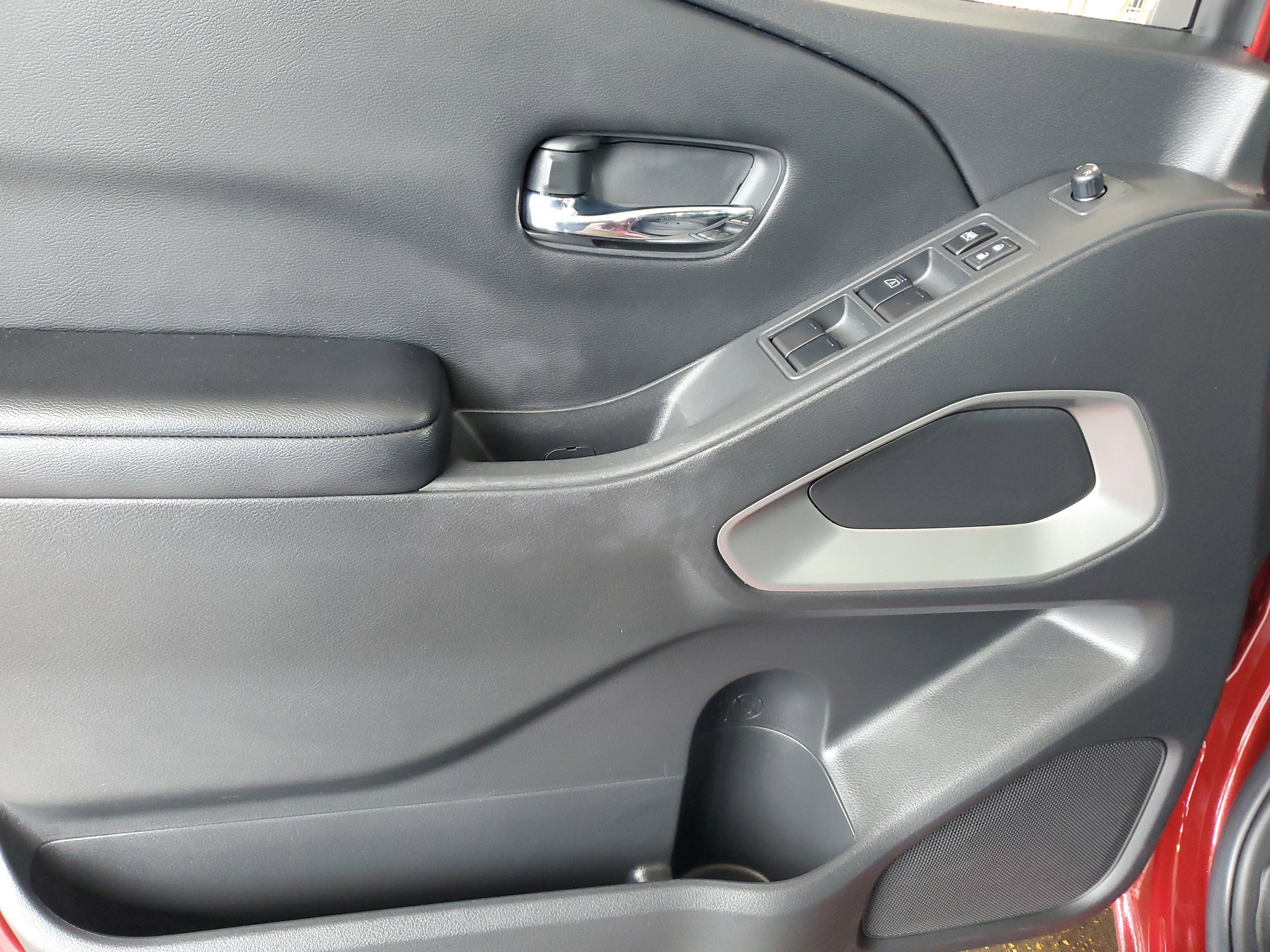 Used 2025 Nissan Frontier SV image 26