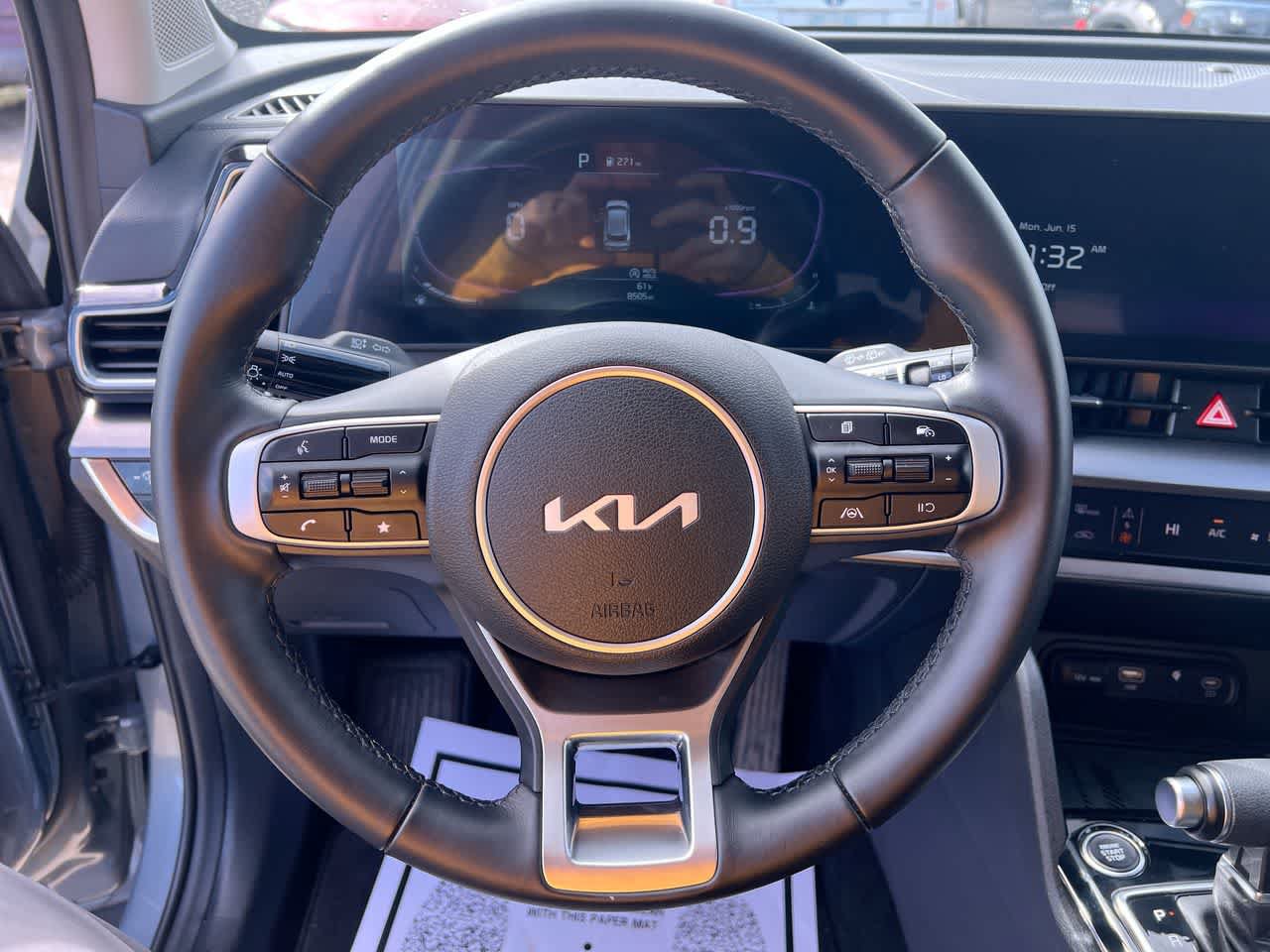 Certified 2025 Kia Sportage EX FWD image 14