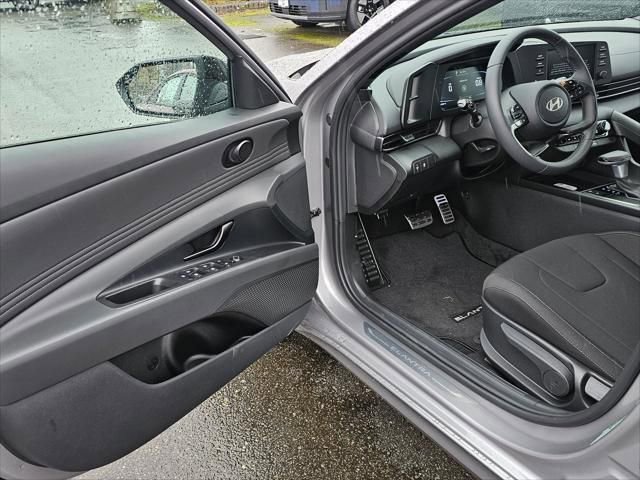 New 2026 Hyundai Elantra Sport FWD image 17