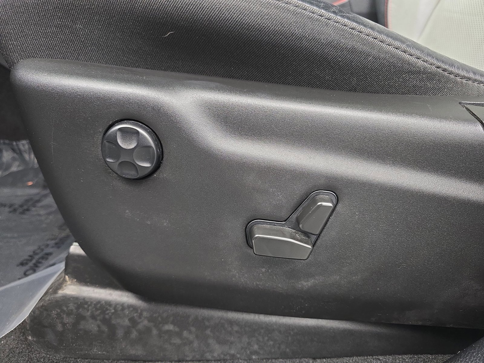 Used 2023 Dodge Durango GT image 20
