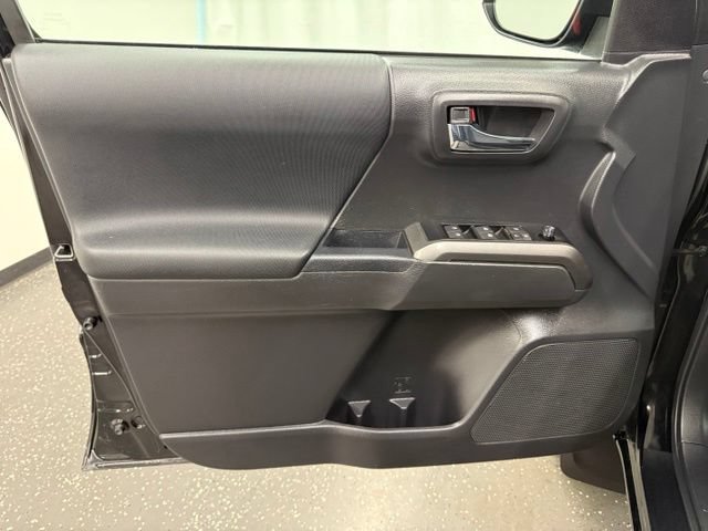 Certified 2023 Toyota Tacoma TRD Off-Road AWD/4WD image 10