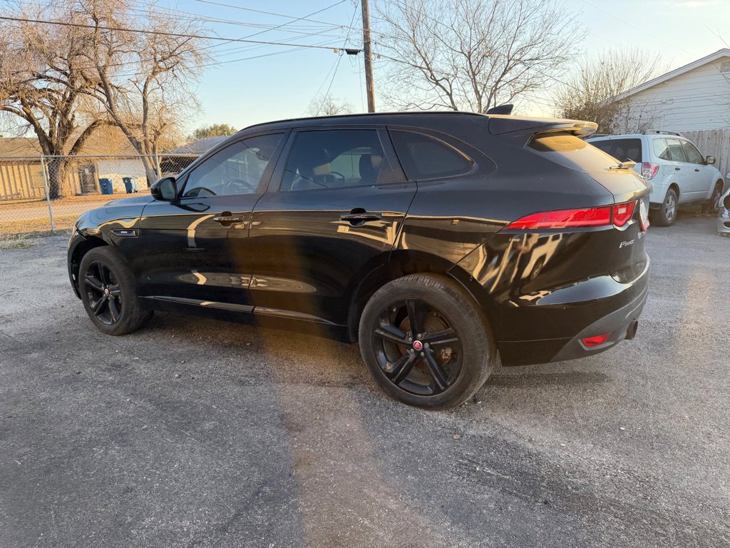 Used 2017 Jaguar F-PACE R-Sport image 24
