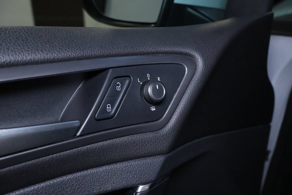 Used 2019 Volkswagen Golf SE FWD image 14