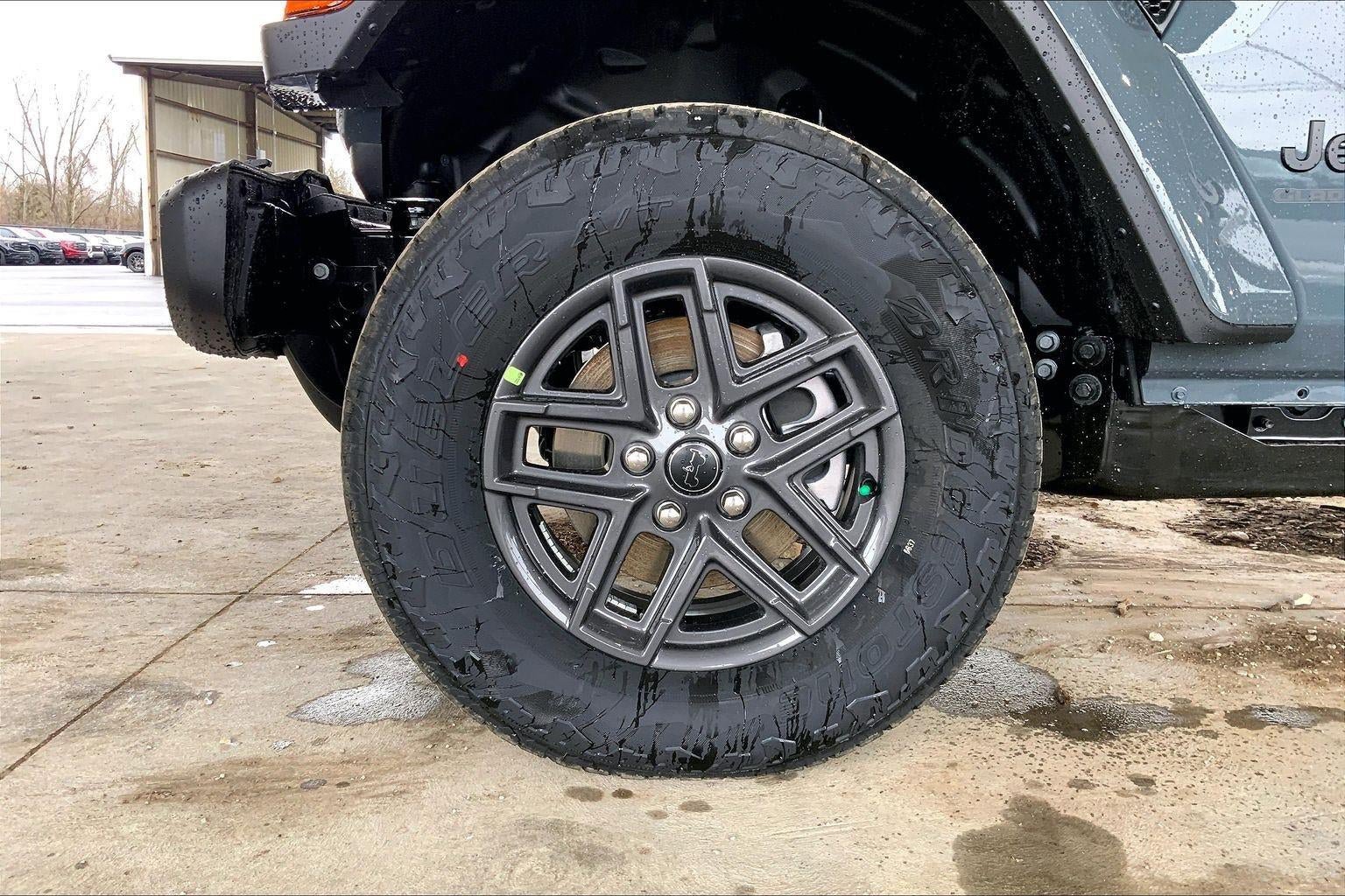 New 2026 Jeep Gladiator Sport AWD/4WD image 11