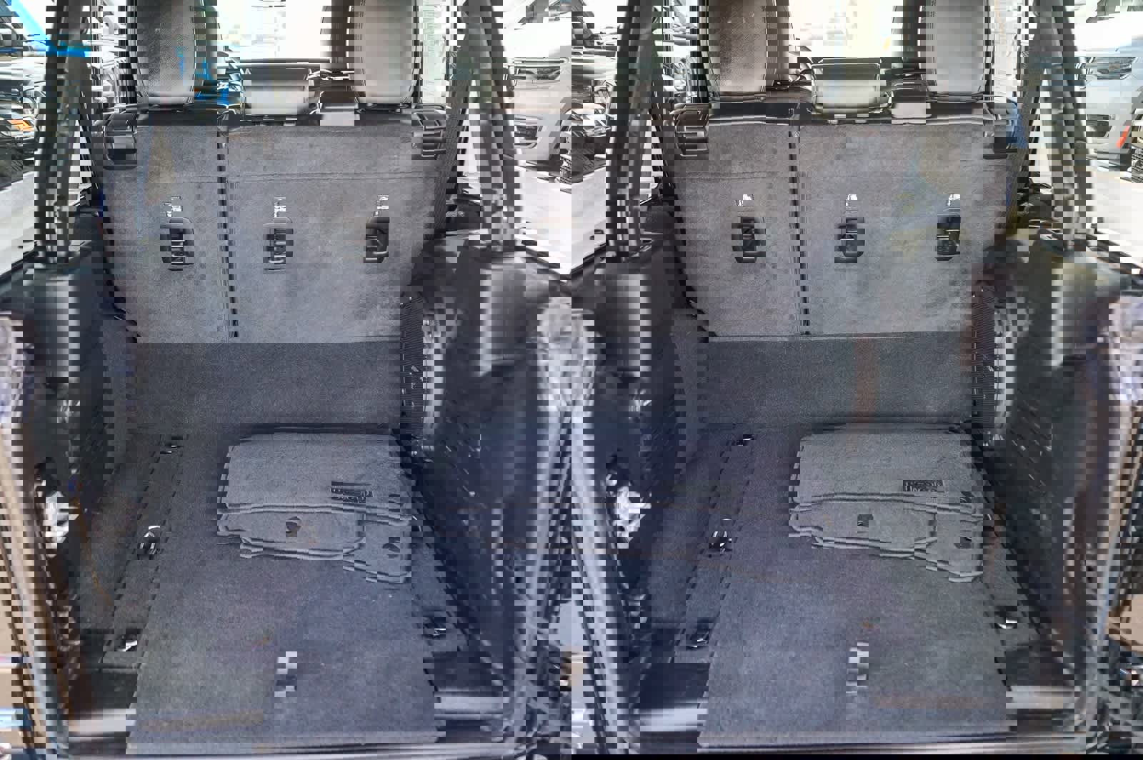 Used 2023 Jeep Wrangler Sahara image 23