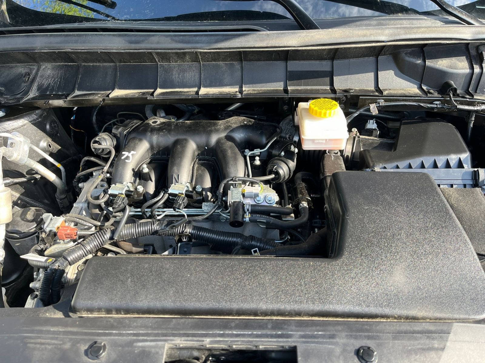 Used 2025 Nissan Pathfinder SV AWD/4WD image 29