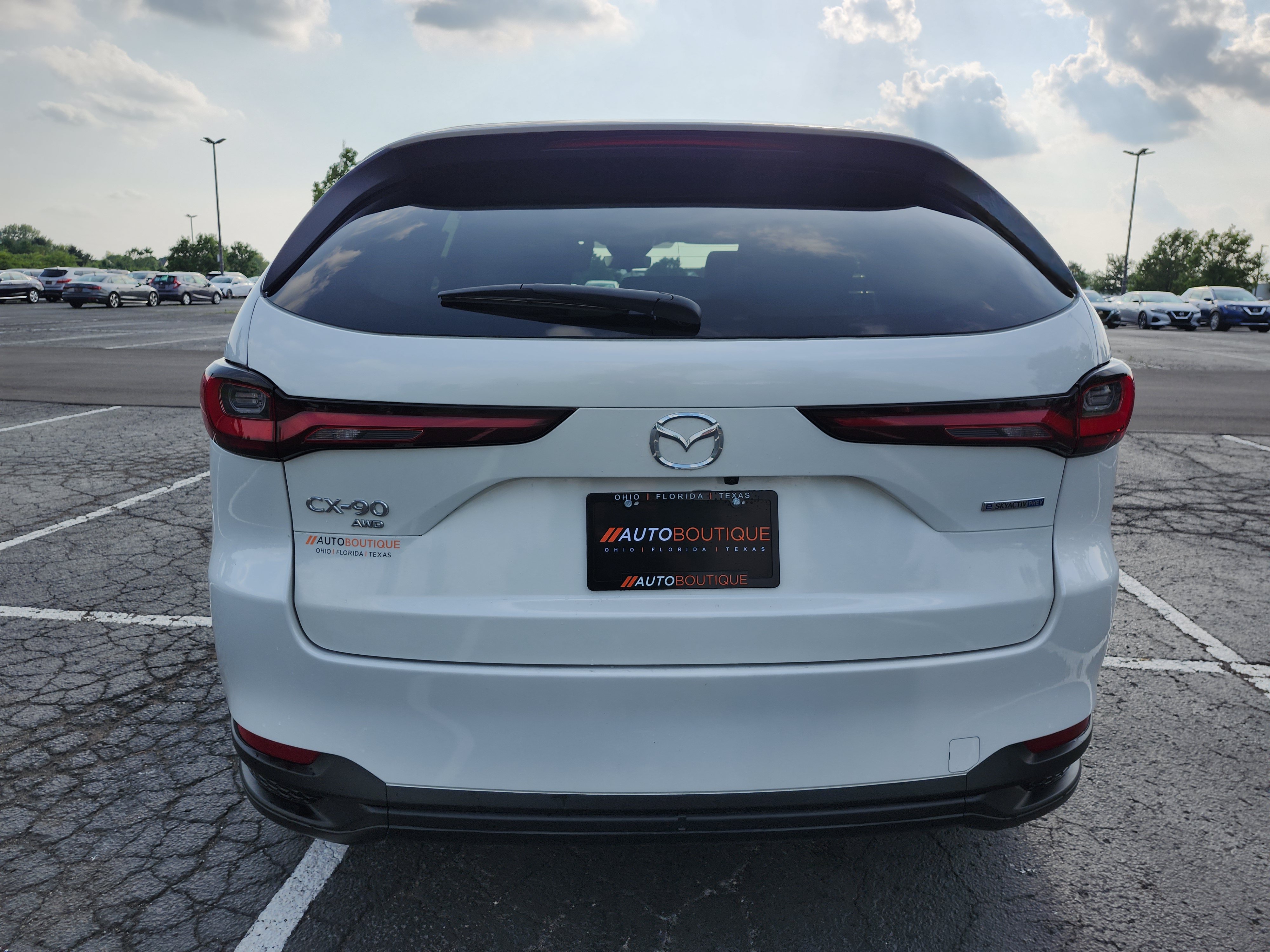 Used 2024 MAZDA CX-90 Plug-In Hybrid w/ Preferred AWD/4WD image 16