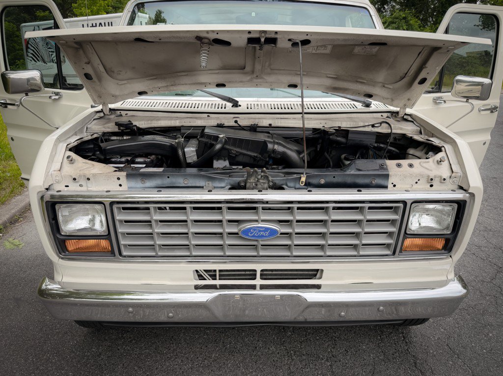 Used 1990 Ford E-150 and Econoline 150 RWD image 13