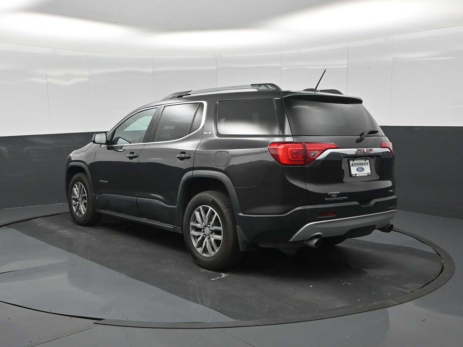 Used 2017 GMC Acadia SLE AWD/4WD image 6