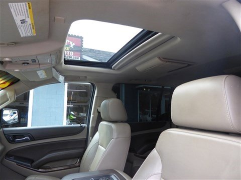 Used 2019 Chevrolet Suburban LT image 12