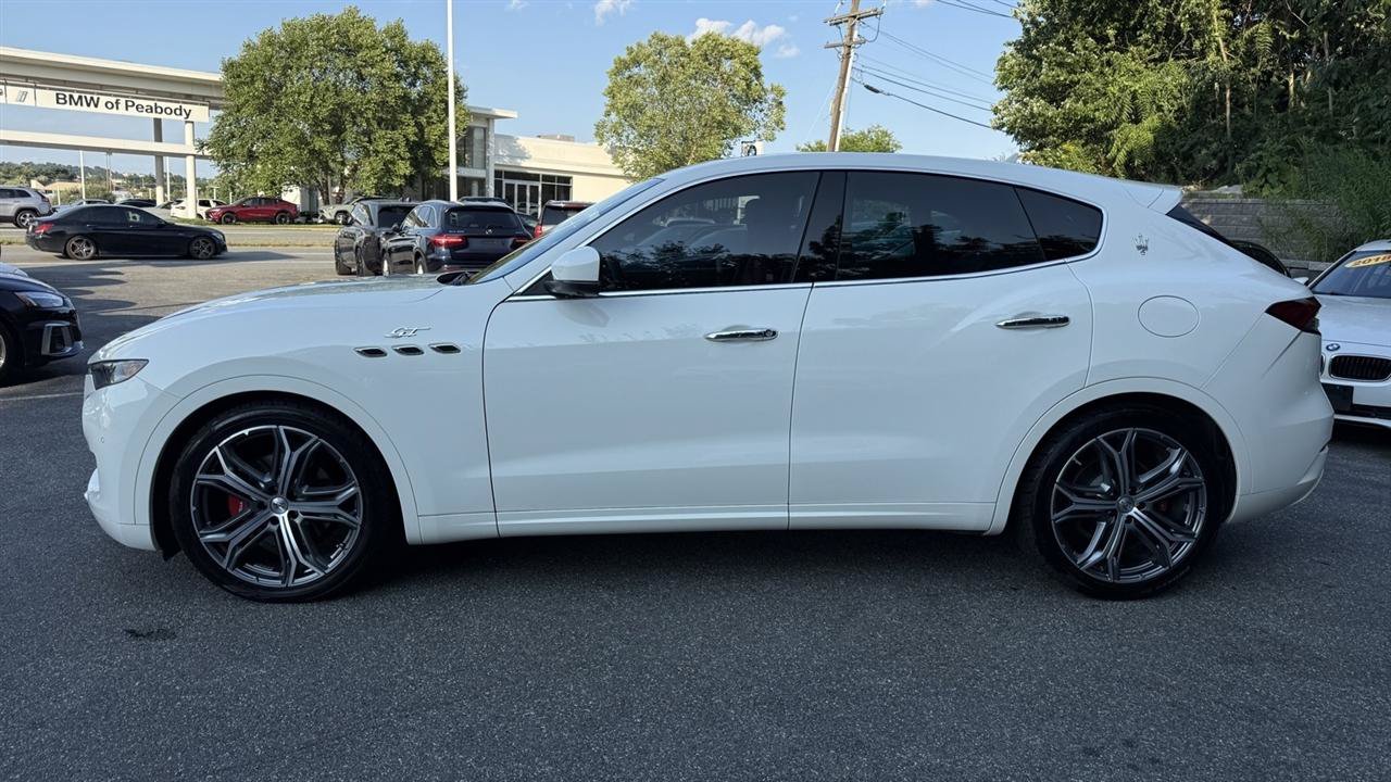 Used 2023 Maserati Levante GT AWD/4WD image 11