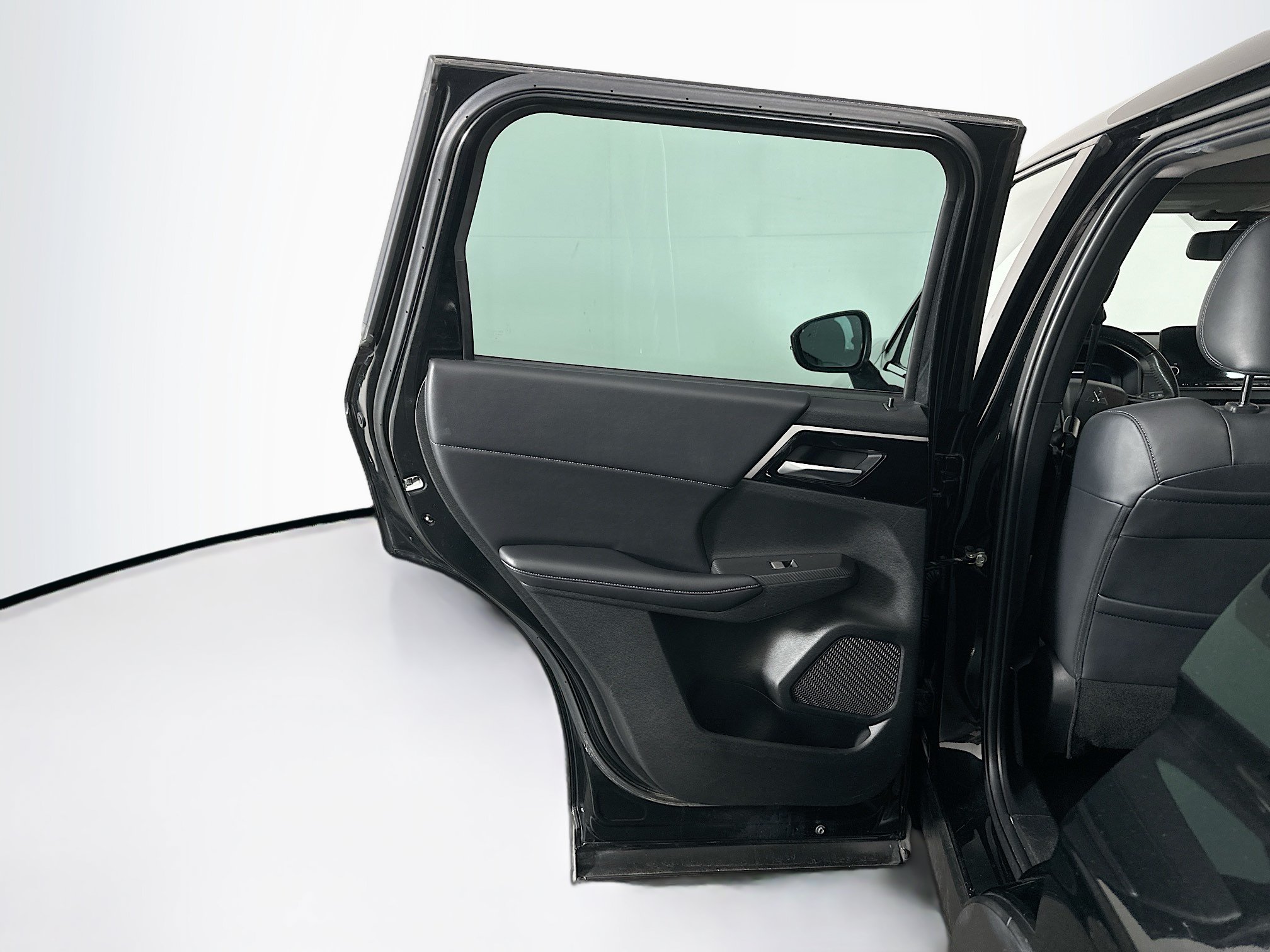 Used 2023 Mitsubishi Outlander SE FWD image 26