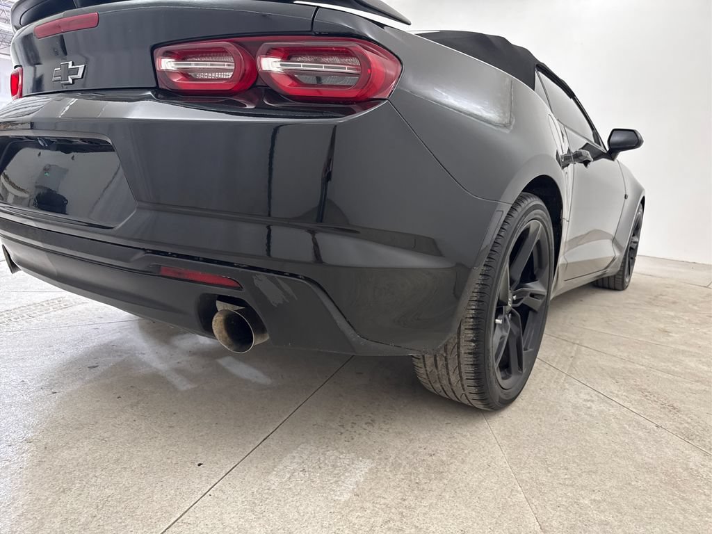 Used 2021 Chevrolet Camaro LT RWD image 21