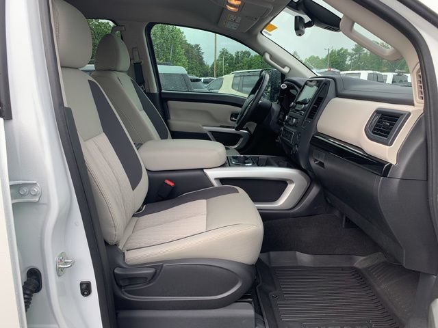 Used 2024 Nissan Titan SV w/ SV Convenience Package AWD/4WD image 15