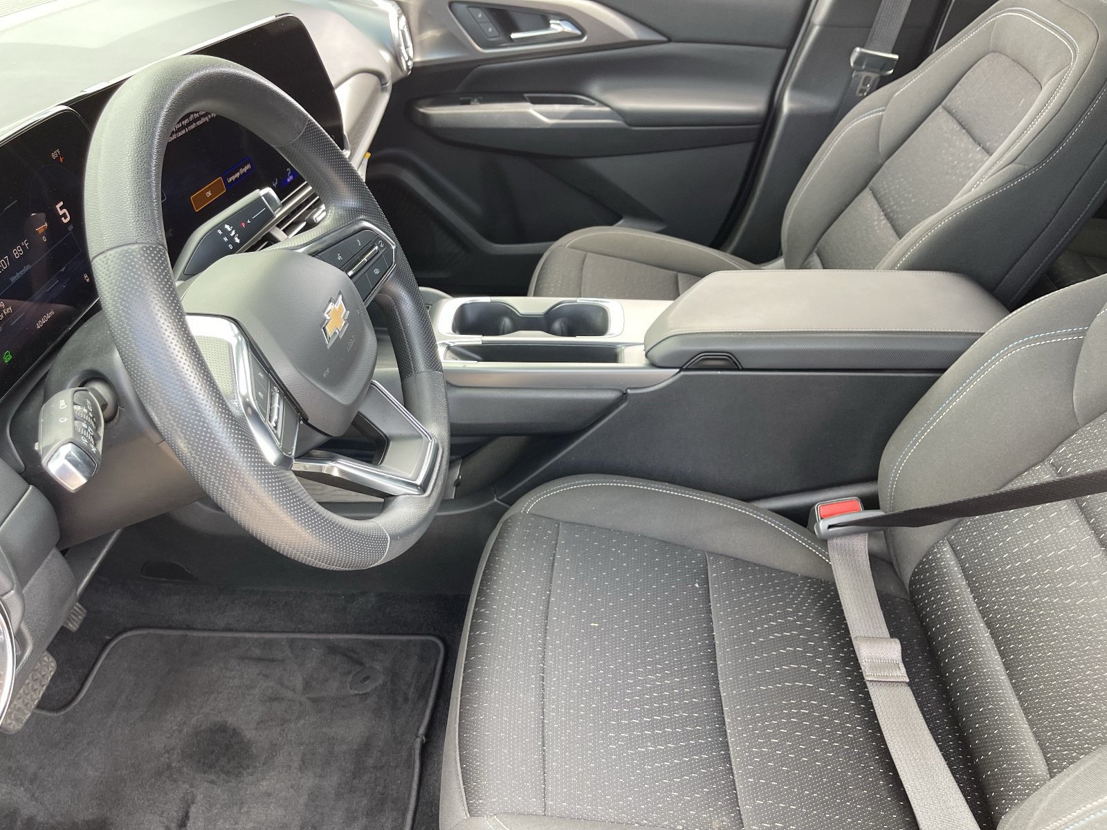 Used 2025 Chevrolet Equinox EV LT FWD image 20