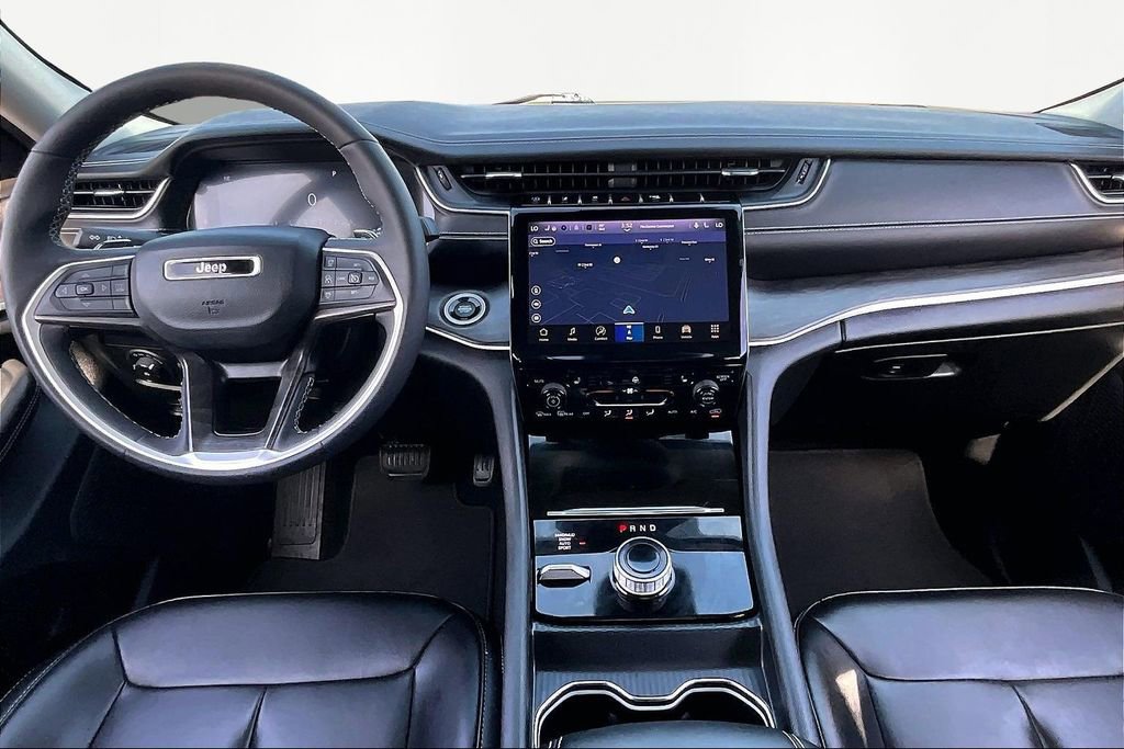 Used 2023 Jeep Grand Cherokee Limited w/ Black Appearance Package image 16