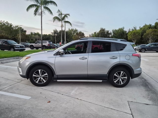 Used 2018 Toyota RAV4 XLE FWD image 8