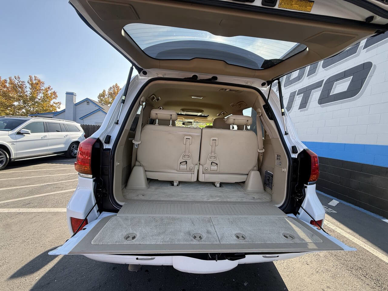 Used 2010 Lexus LX 570 4WD image 20