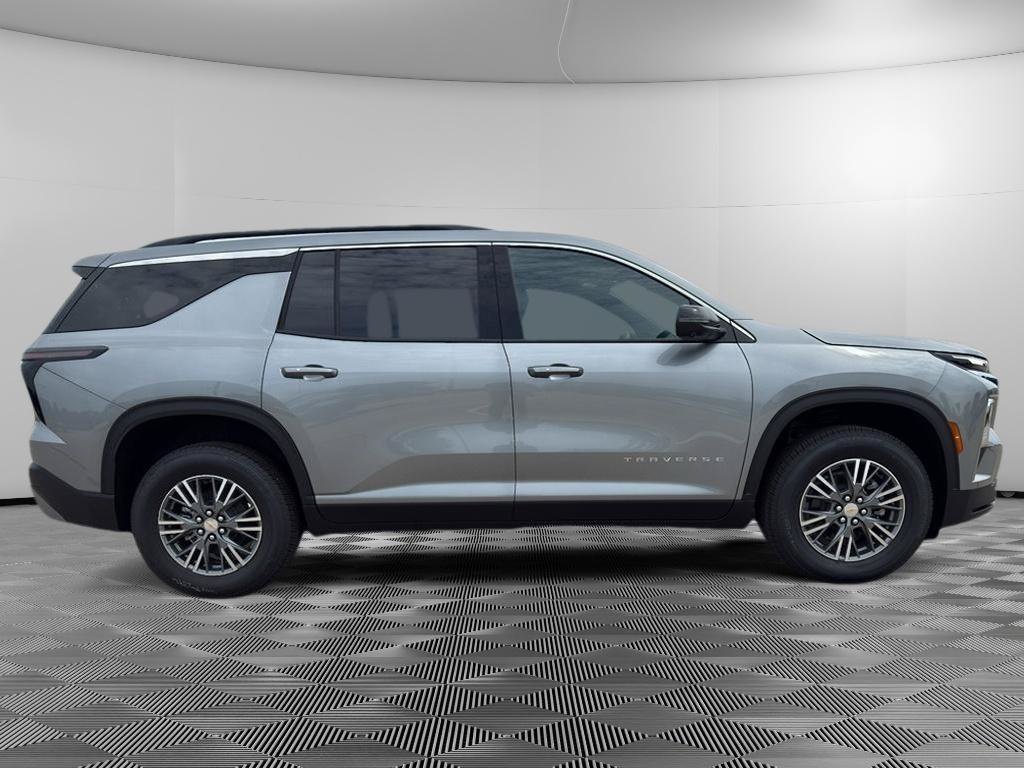 New 2026 Chevrolet Traverse LT w/ Driver Confidence Package FWD image 5