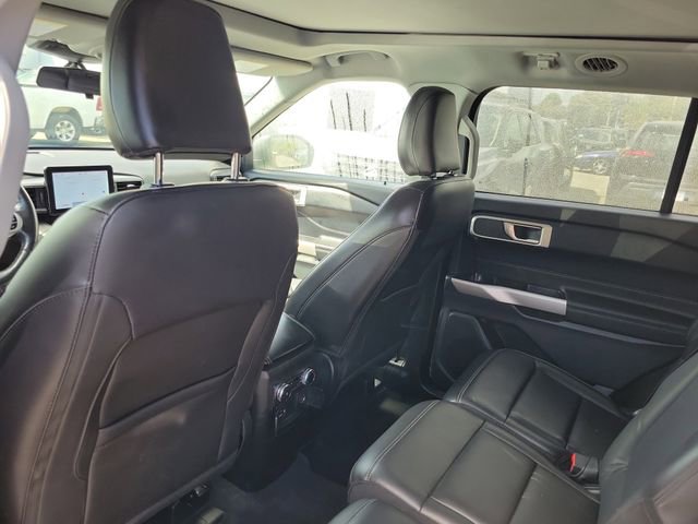 Used 2022 Ford Explorer XLT w/ Equipment Group 202A image 29