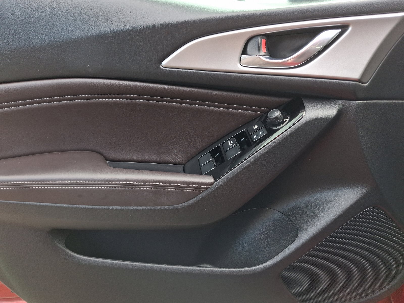 Used 2018 MAZDA MAZDA3 Touring image 13