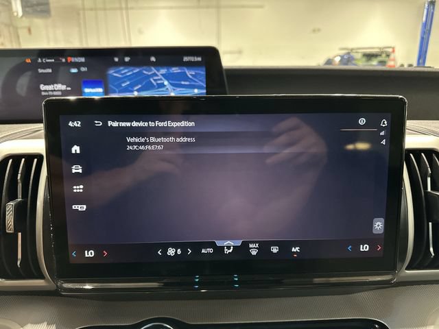 Used 2025 Ford Expedition Active AWD/4WD image 31