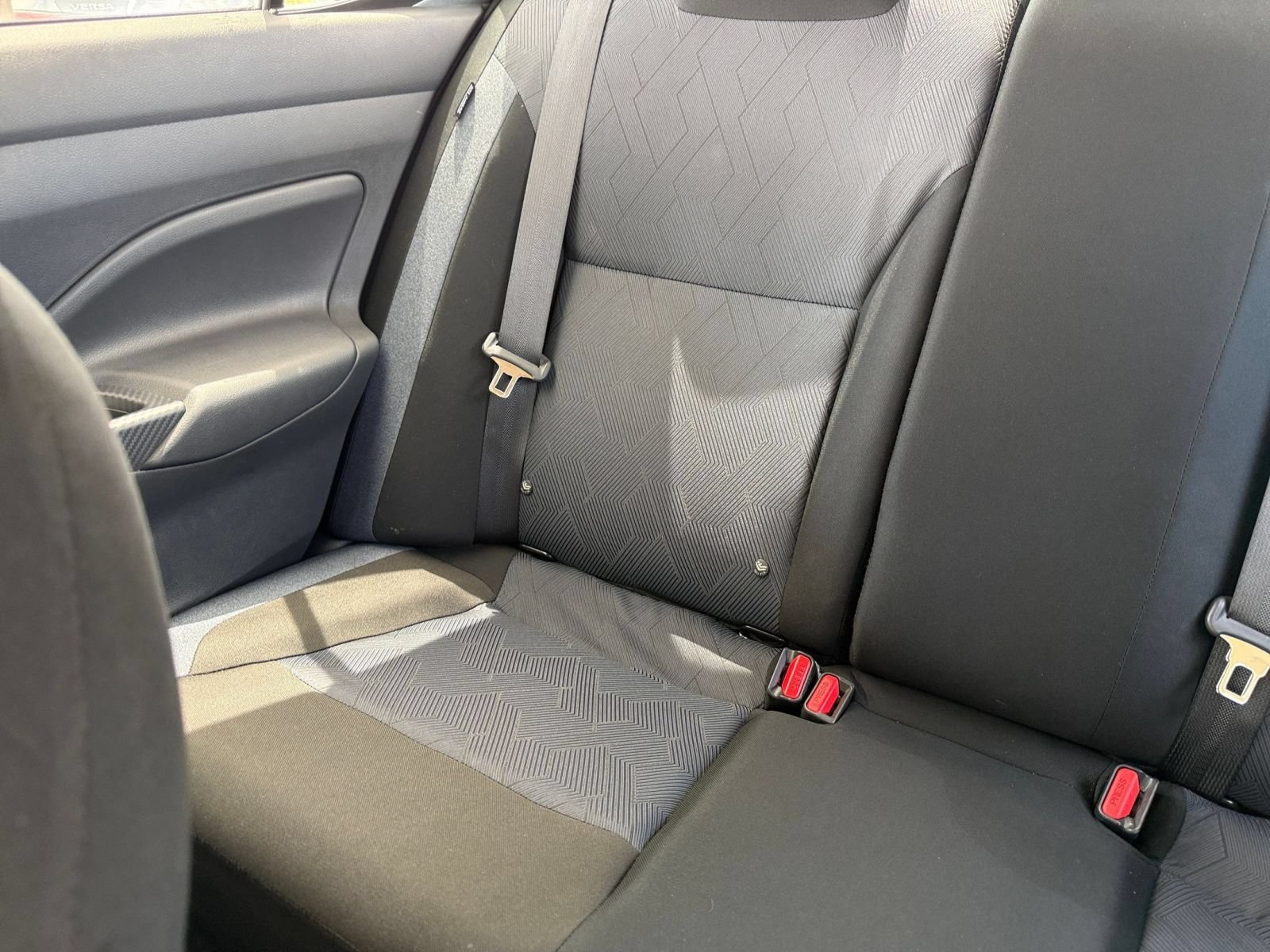 Used 2025 Nissan Versa SV FWD image 34
