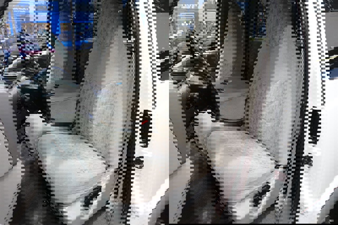 Used 2000 Ford F350 XLT image 16