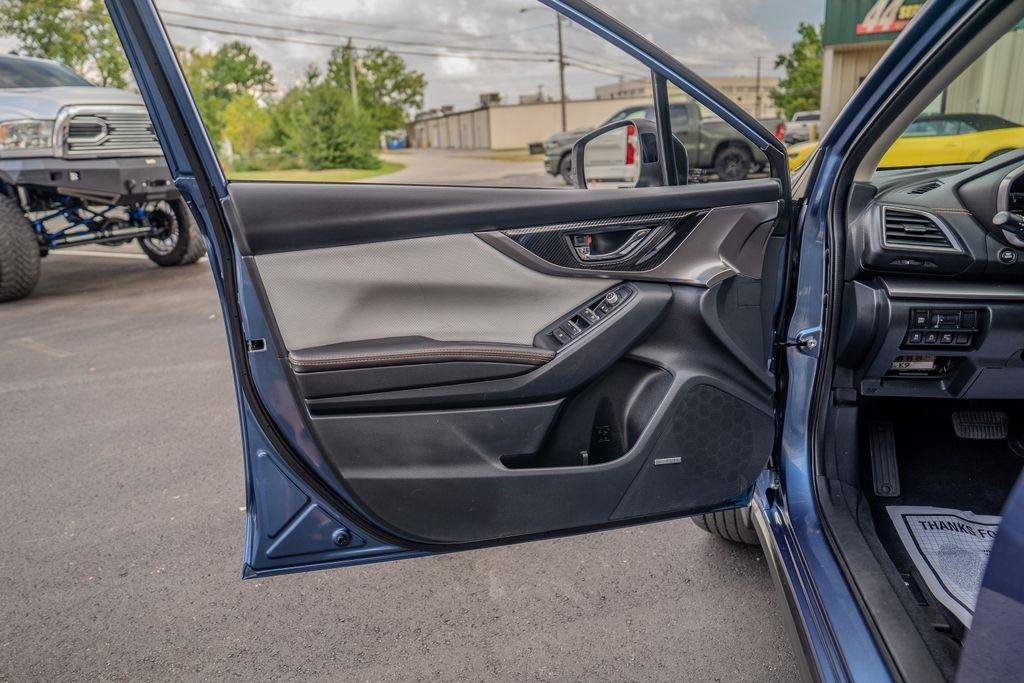 Used 2020 Subaru Crosstrek 2.0i Limited w/ Moonroof Package w/Navigation AWD/4WD image 12
