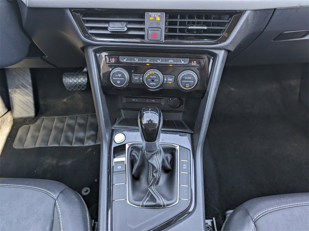 Used 2024 Volkswagen Taos SE FWD image 19