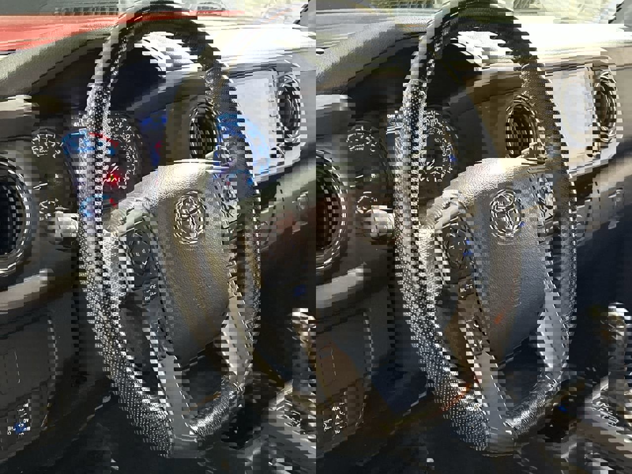 Used 2023 Toyota Tacoma TRD Off-Road image 13